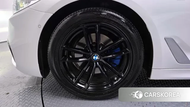 BMW 5 Series (G30) id 3489914 из Кореи 15