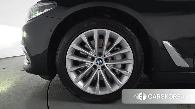 BMW 5 Series (G30) id 3736610 из Кореи 15