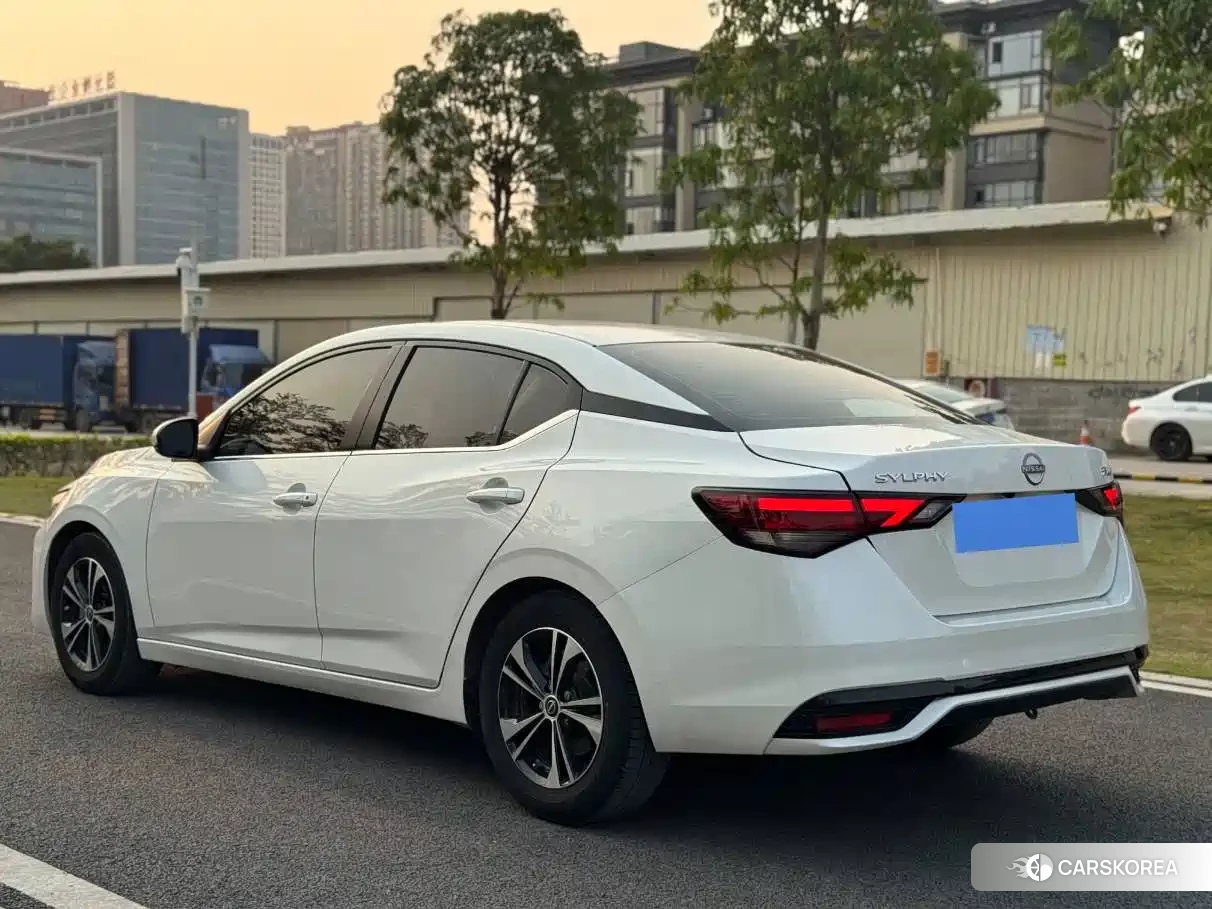 Nissan Sylphy 2024 Белый из Китая, фото 5