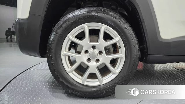 Jeep Renegade id 4284794 из Кореи 28