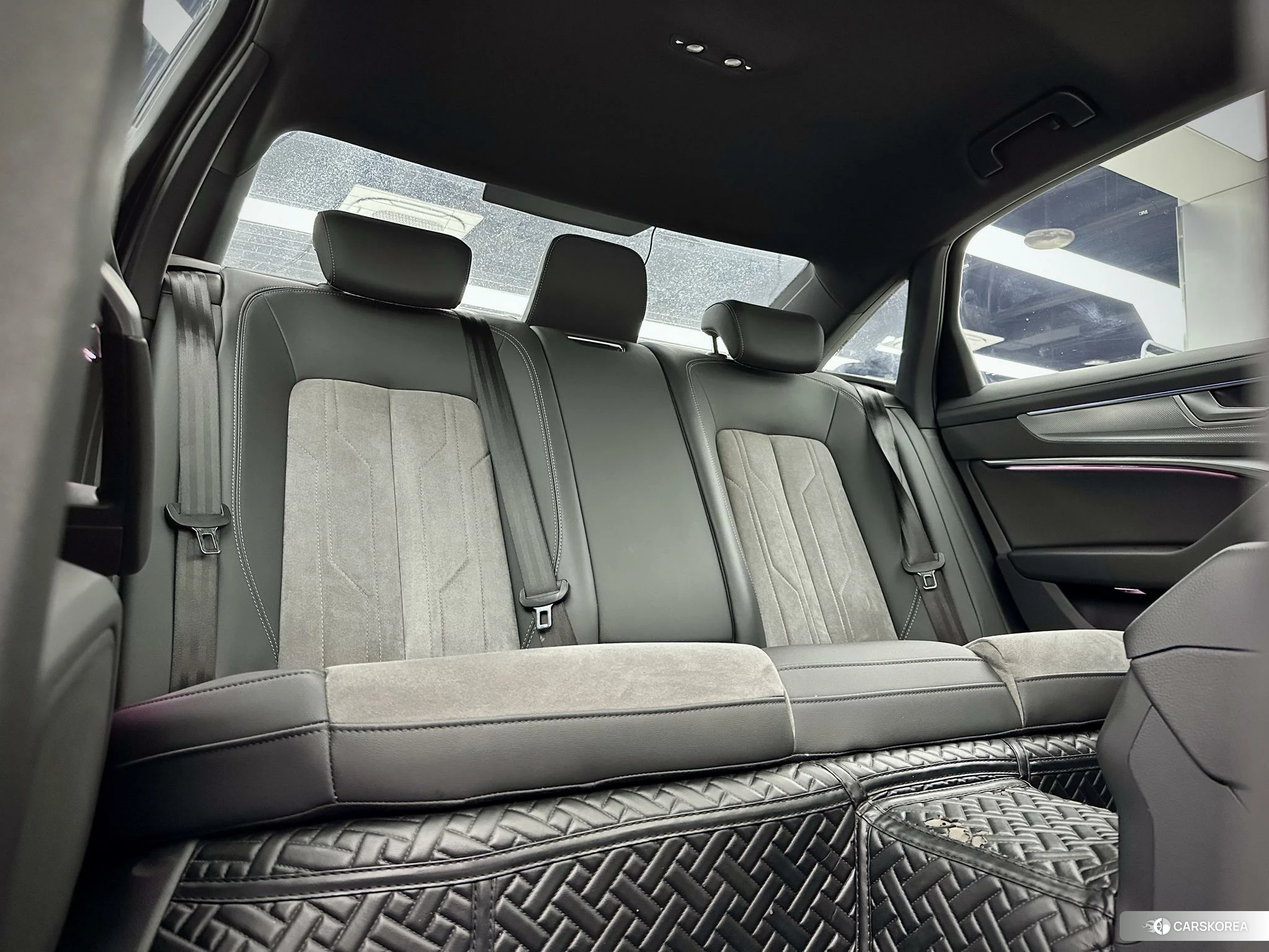 Audi A6L id 4499015 из Китая 17