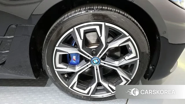 BMW i4 id 3615520 из Кореи 15