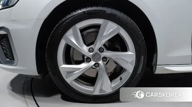 Audi A4 (B9) id 3597884 из Кореи 15