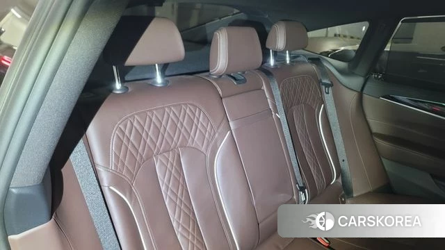 BMW 6 Series GT (G32) 2024 Серебристо-серый из Кореи, фото 5