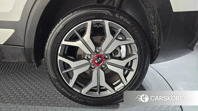 Kia Seltos id 3407320 из Кореи 15