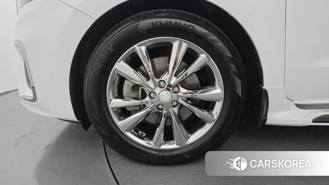 Kia The New Carnival id 4694115 из Кореи 15