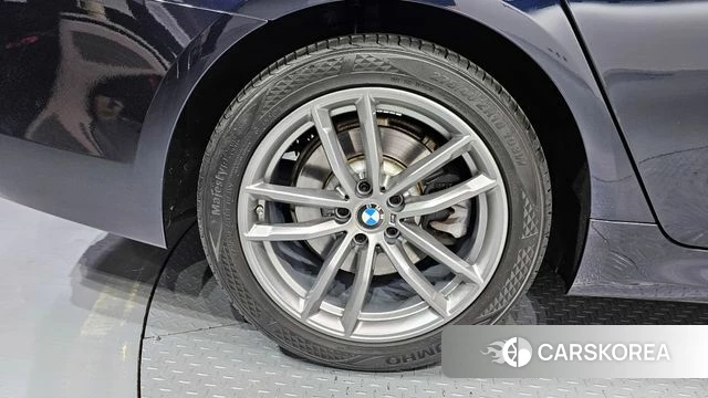BMW 5 Series (G30) id 4269472 из Кореи 32