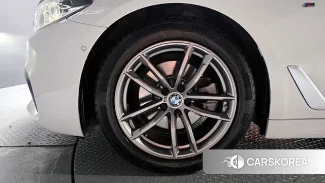 BMW 5 Series (G30) id 3024244 из Кореи 15