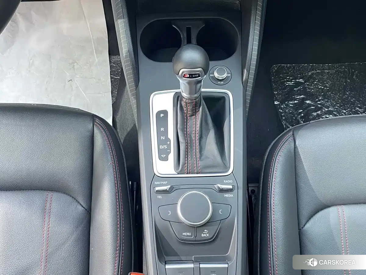 Audi Q2L id 4653875 из Китая 17
