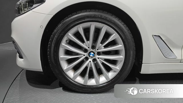 BMW 5 Series (G30) id 4557462 из Кореи 28