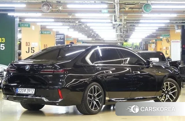 BMW 7 Series (G70) id 3327239 из Кореи 15