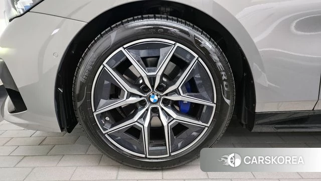 BMW 5 Series (G60) id 3921531 из Кореи 15