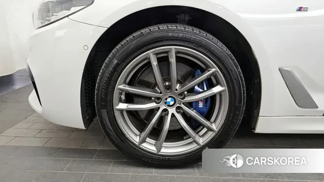 BMW 5 Series (G30) id 3505605 из Кореи 15