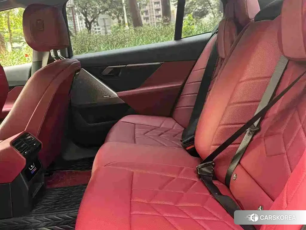 BMW 5 series 2024 Черный из Китая, фото 5