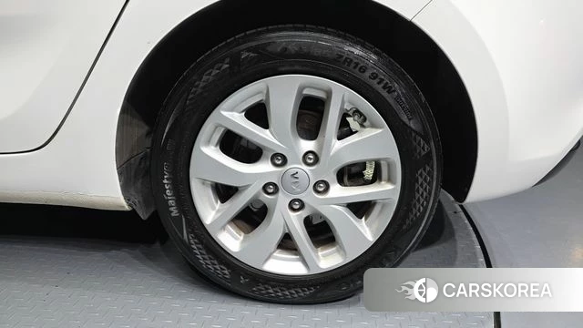 Kia The New Carens id 3801824 из Кореи 15