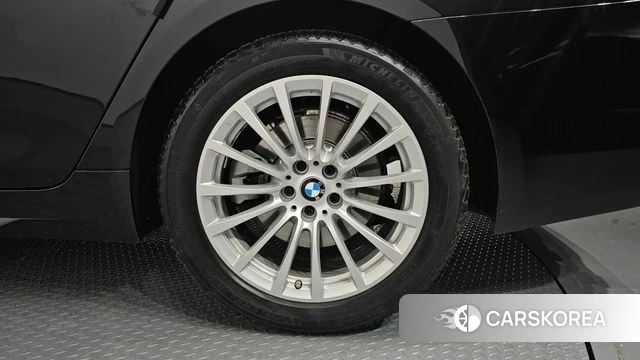 BMW 5 Series (G30) id 3820545 из Кореи 15