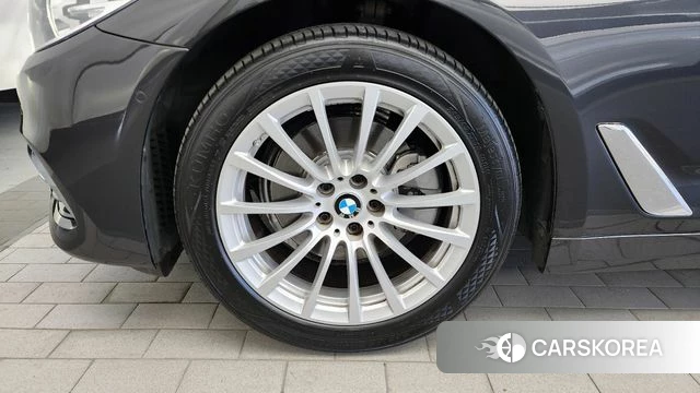 BMW 5 Series (G30) id 4294563 из Кореи 29