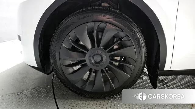 Tesla Model Y id 2910117 из Кореи 15