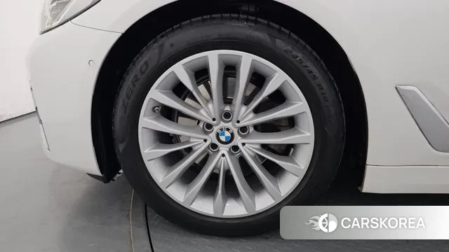 BMW 5 Series (G30) id 3438464 из Кореи 15