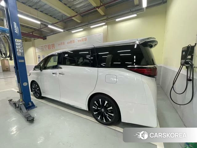 Toyota Elfa 2025 Белый из Китая, фото 5