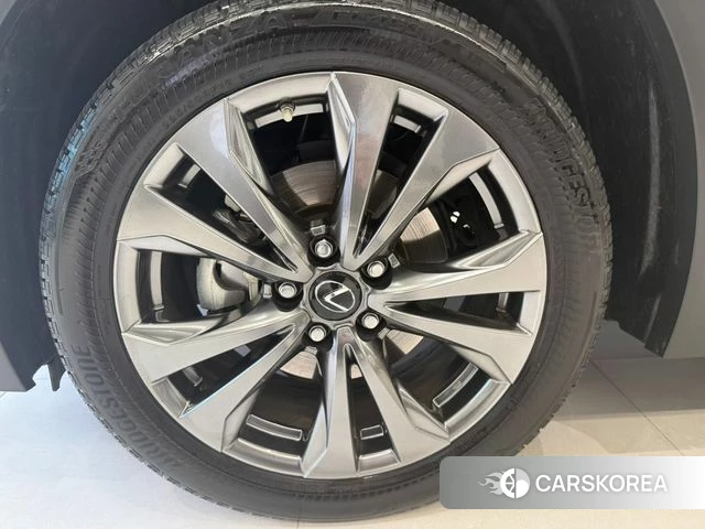 Lexus UX250h id 3924156 из Кореи 11