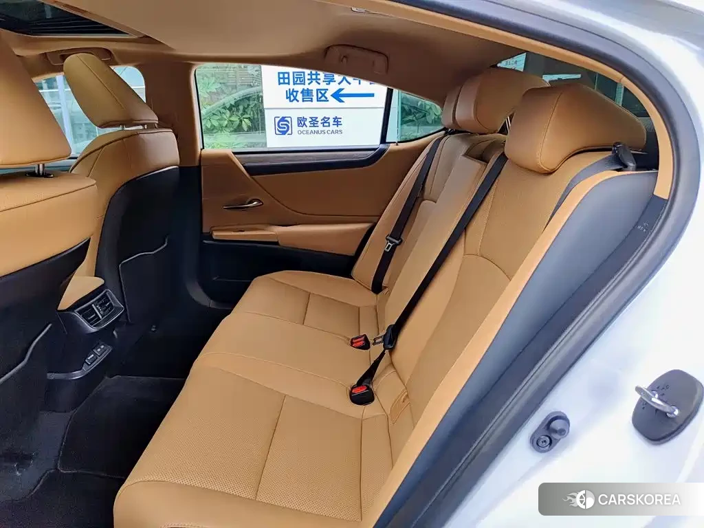 Lexus ES 2025 Белый из Китая, фото 6