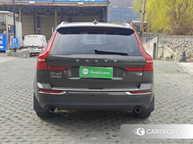 Volvo XC60 2018 Темно-серый из Китая, фото 6