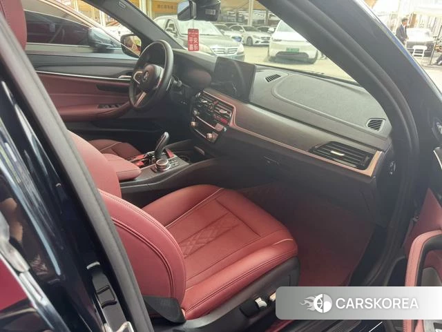 BMW 5 series 2022 Черный из Китая, фото 5