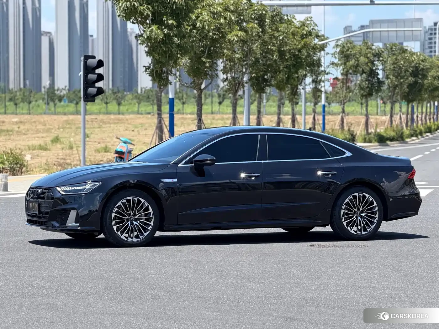 Audi A7L id 4653948 из Китая 13