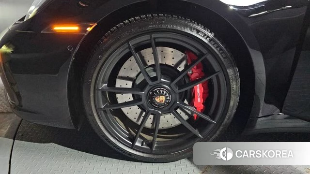 Porsche 911(992) id 4243657 из Кореи 32