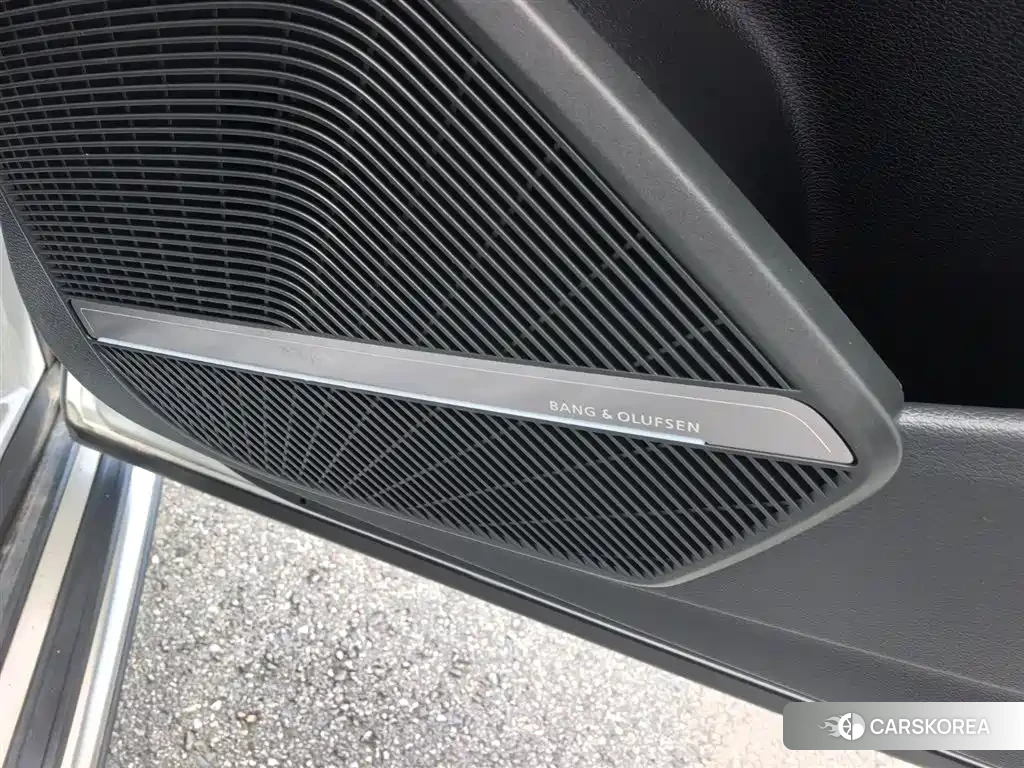Audi Q5L id 4589106 из Китая 15