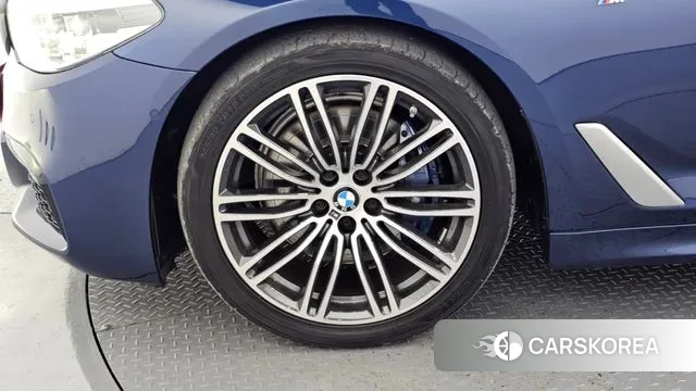 BMW 5 Series (G30) id 3504683 из Кореи 15