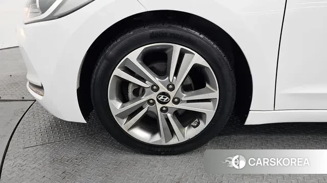 Hyundai Avante AD id 3728694 из Кореи 15