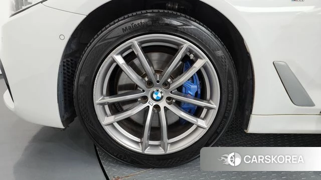 BMW 5 Series (G30) id 4531122 из Кореи 30