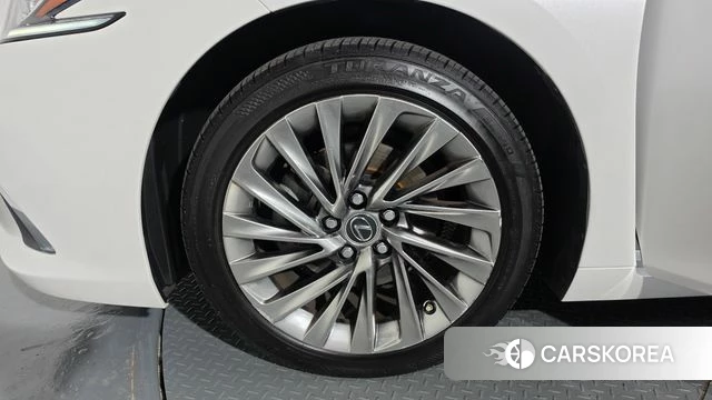 Lexus ES300h 7th generation id 4764584 из Кореи 37