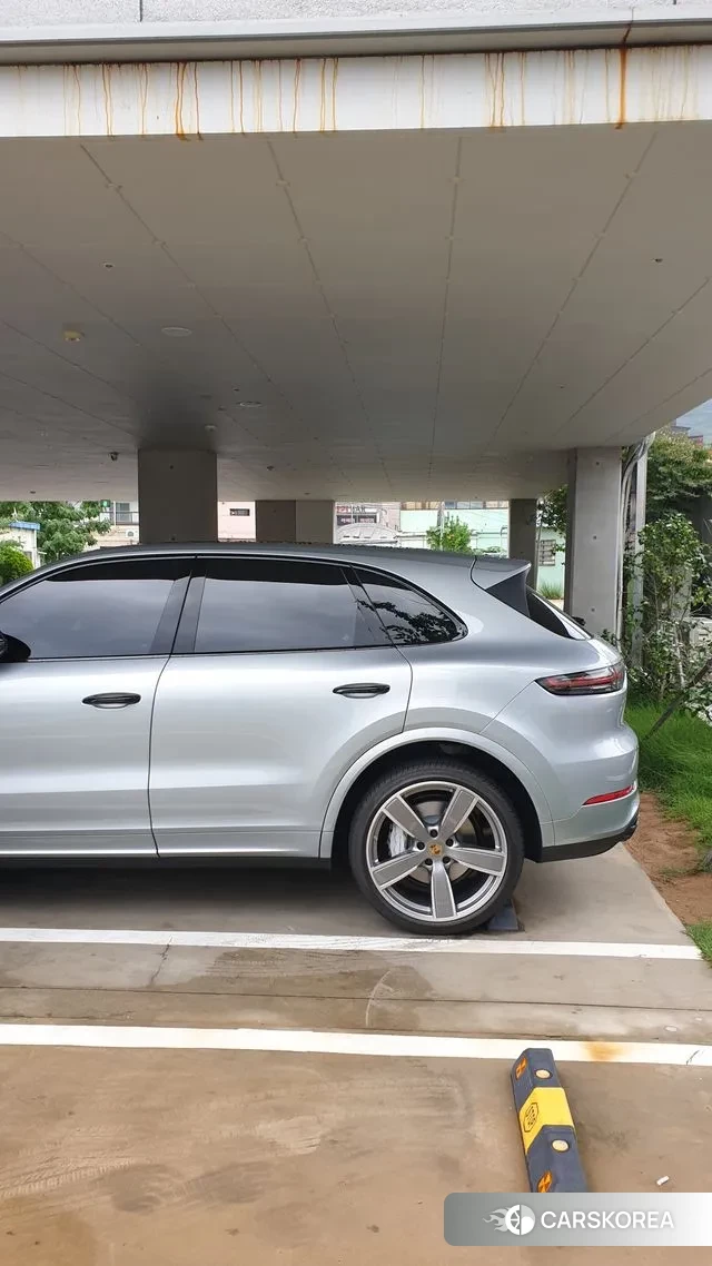 Porsche Cayenne (PO536) 2020 Светло-серебряный цвет из Кореи, фото 5