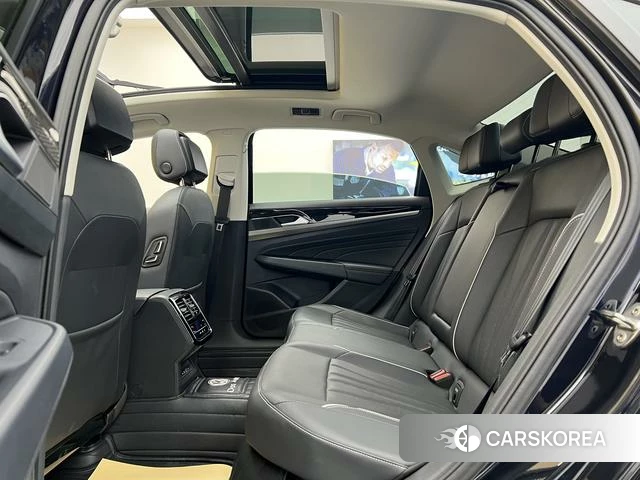 Volkswagen Passat id 4257710 из Китая 26