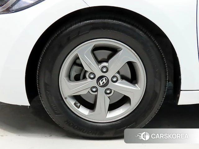 Hyundai Avante AD id 3982228 из Кореи 15