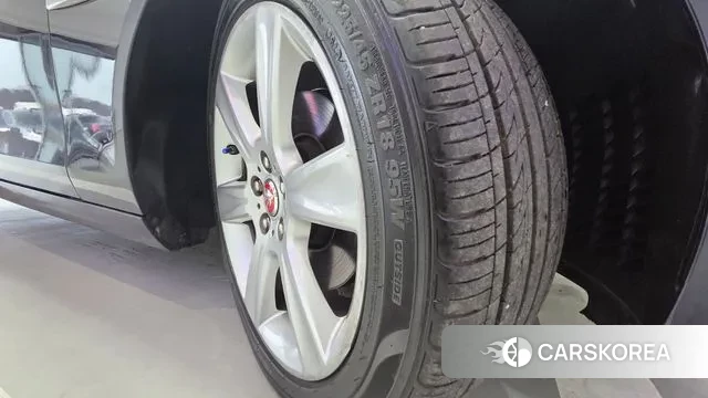 Jaguar XE id 3494278 из Кореи 15