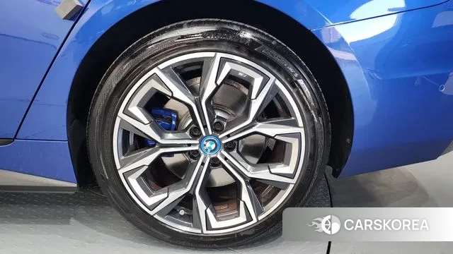 BMW i4 id 3534111 из Кореи 15