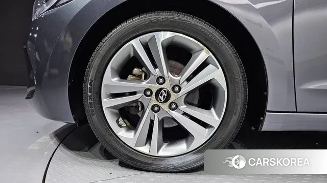 Hyundai Avante AD id 3547553 из Кореи 15