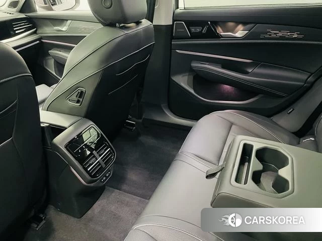 Volkswagen Passat id 4263418 из Китая 15