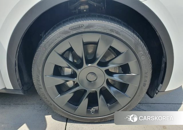 Tesla Model Y 2023 Белый из Кореи, фото 5