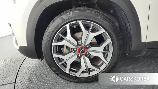 Kia Seltos id 4268512 из Кореи 29