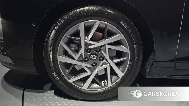 Hyundai Grandeur (GN7) id 3576305 из Кореи 15