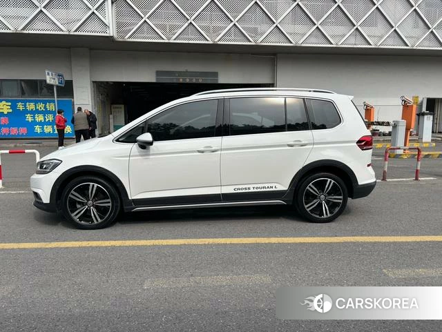 Volkswagen Touran L id 4238643 из Китая 9