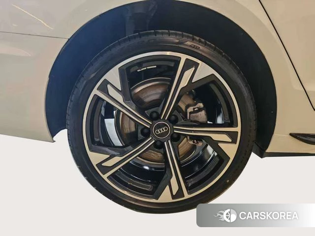 Audi A4L id 4313768 из Китая 17