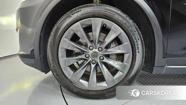 Tesla Model X id 4647106 из Кореи 29