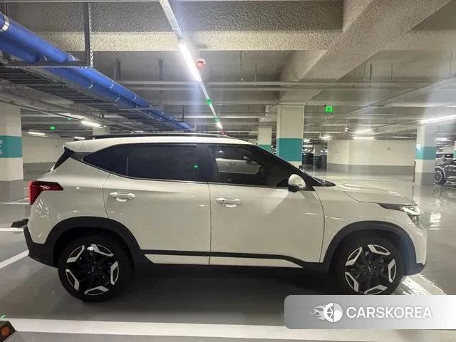 Kia Seltos 2022 Белый из Кореи, фото 6