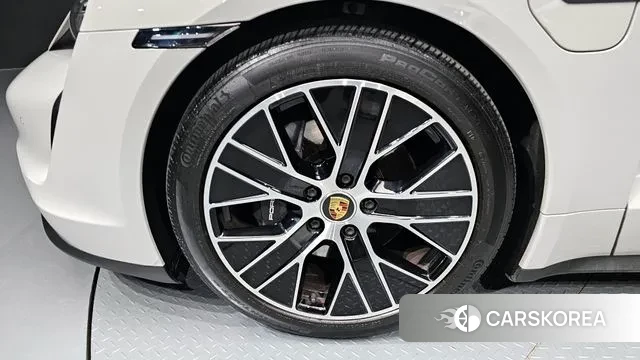 Porsche Taycan id 3787738 из Кореи 15